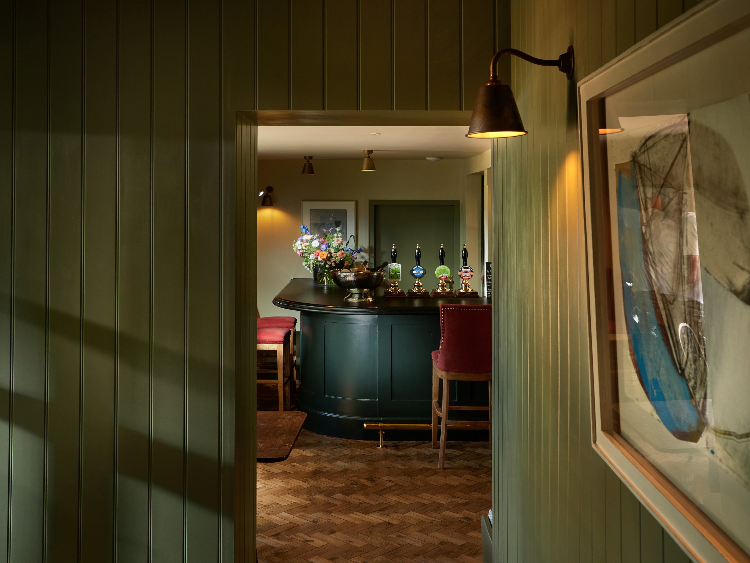 WH_bar&dining_406.jpg